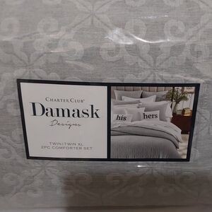 Charter Club Damask Twin /Twin XL Comforter Set in Gray (MSRP 320)